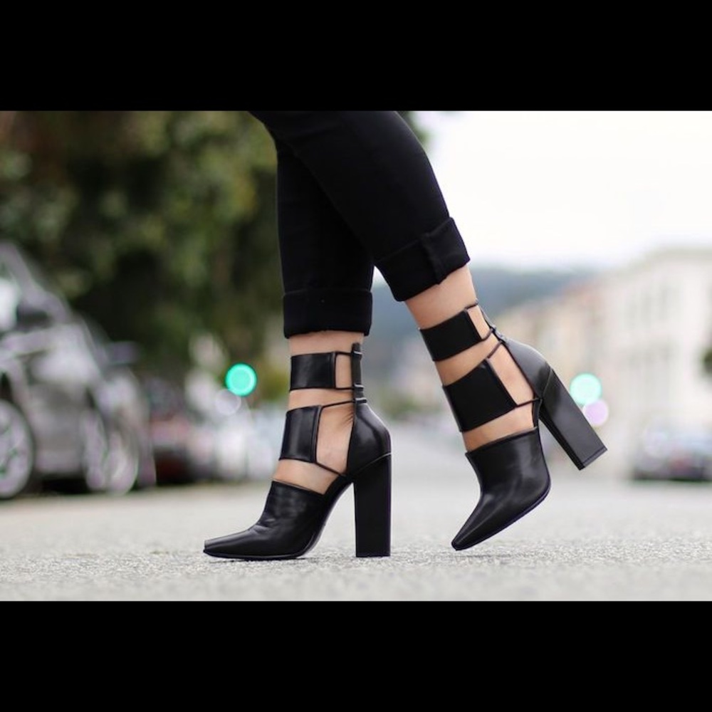 Alexander Wang 37.5 Black cut out boots